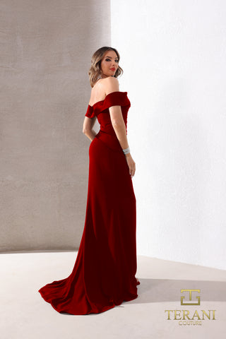 Woman in red off-shoulder gown - Port 53