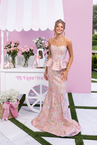 Woman in pink gown at PS I Love You event