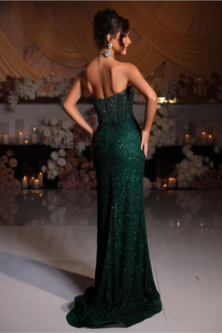 Woman in green sequin gown, Untitled_11