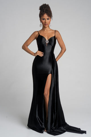 Black XO037 evening gown with high slit