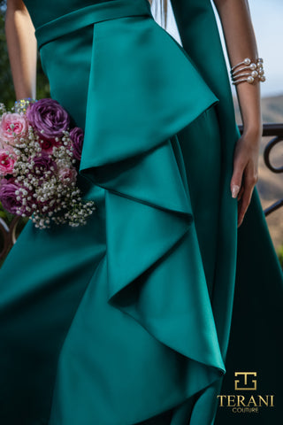 Emerald green Terani gown with bouquet