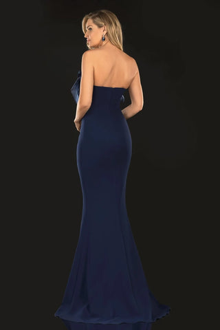 Woman in navy blue strapless gown, 2021e2818___b.740