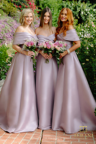 Bridesmaids in lilac dresses, 2112M5404_11