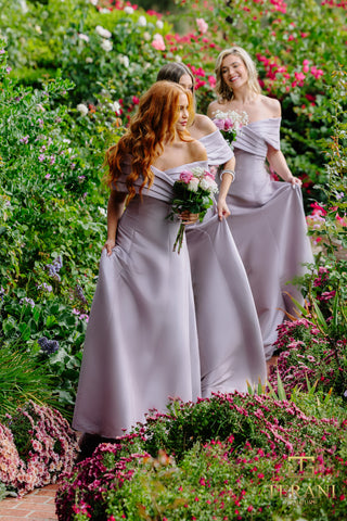 Bridesmaids in lilac dresses, 2112M5404_9