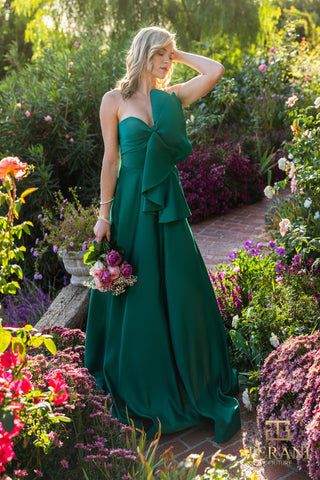 Woman in emerald green dress, 241P2067EMERALD_1