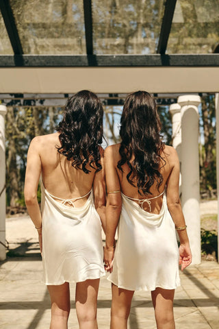 Two women in dresses, Tuchuzy