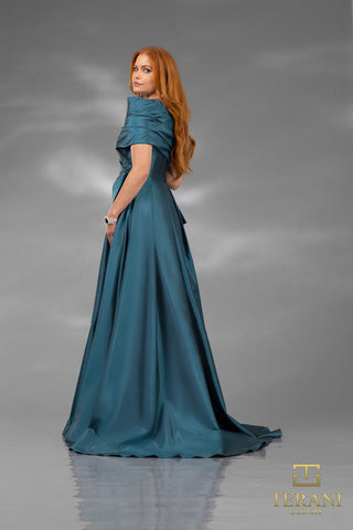Woman in teal gown, 252E5102_3