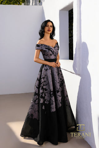 Woman in floral print gown, style 252E5188_41