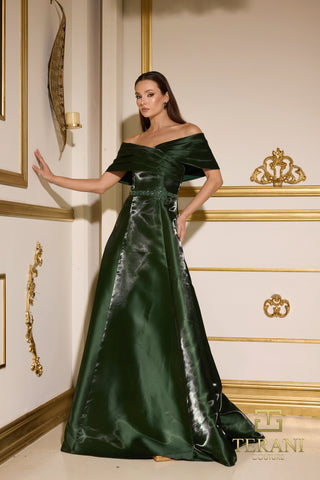 Emerald green off-the-shoulder gown, 252M5326