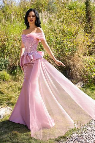 Woman in pink formal gown, 252M5357_3
