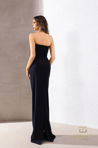Woman in black strapless gown, 252e5175_37