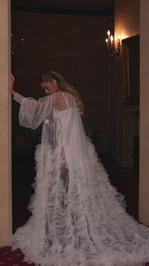 Bridal robe rental – feather robe